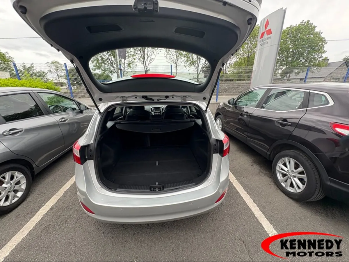 Hyundai i30 I 30 1.6 Tourer Deluxe 5DR - Image 4