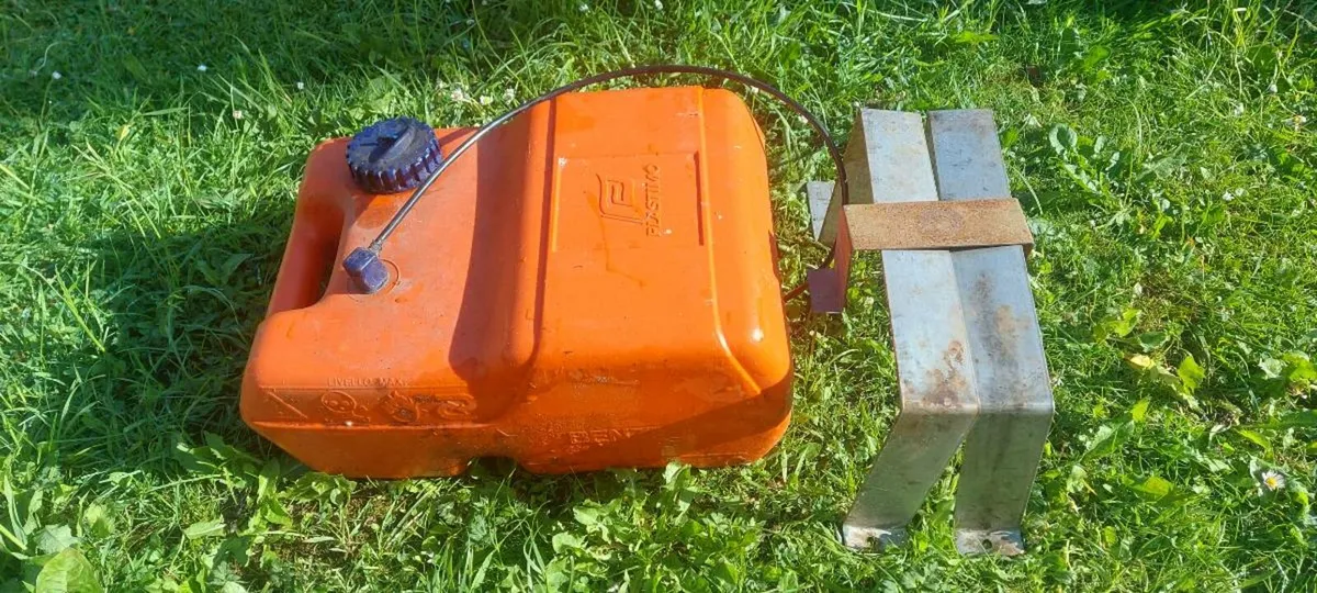Boat fuel tank and brackets. - Image 1