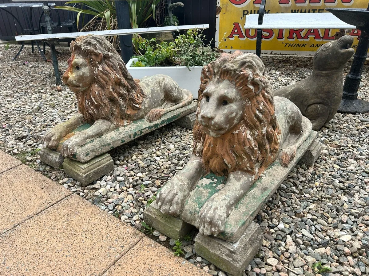 Pair of heavy vintage lions - Image 1