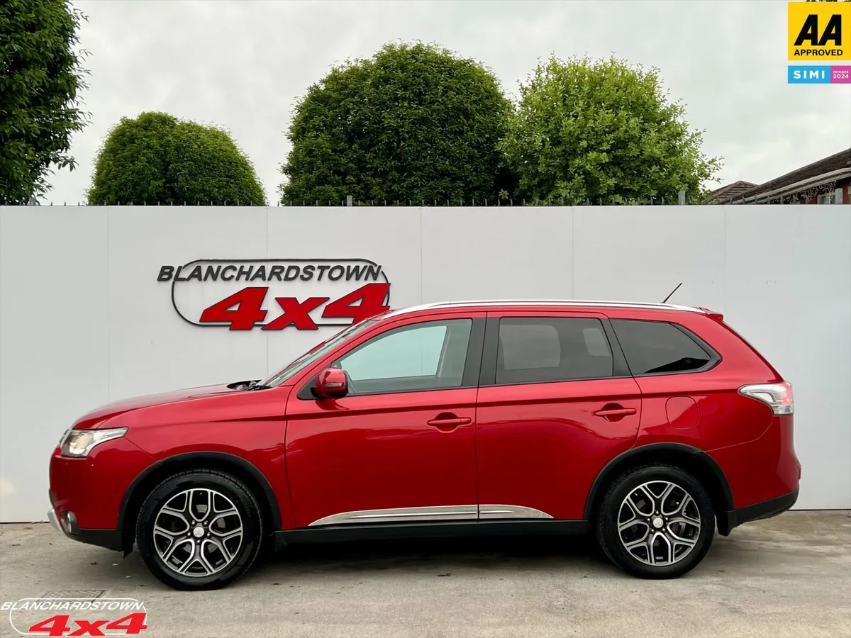 MITSUBISHI OUTLANDER 7 SEATER AWD FAMILY SUV - Image 3