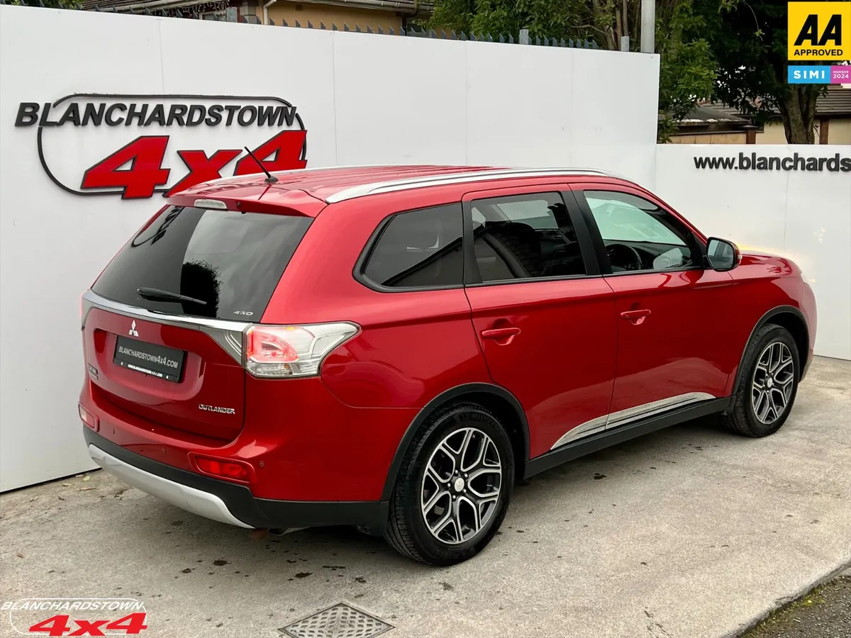 MITSUBISHI OUTLANDER 7 SEATER AWD FAMILY SUV - Image 2