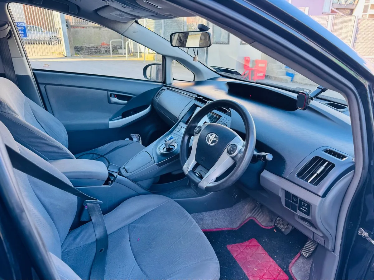Toyota Prius 2010 - Image 4