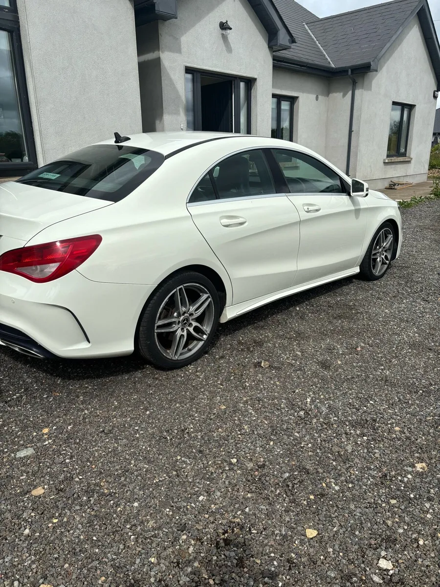 Mercedes CLA AMG Sport 180D AUTO Apple CarPlay - Image 4