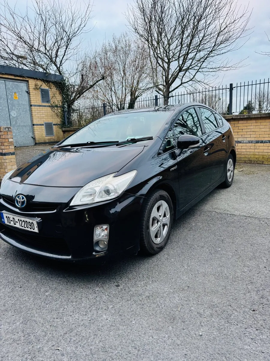 Toyota Prius 2010 - Image 2