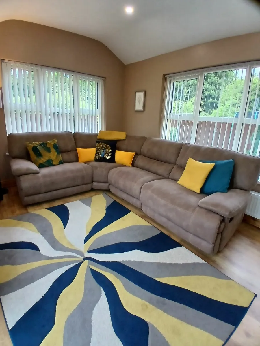 Corner Sofa - Image 1