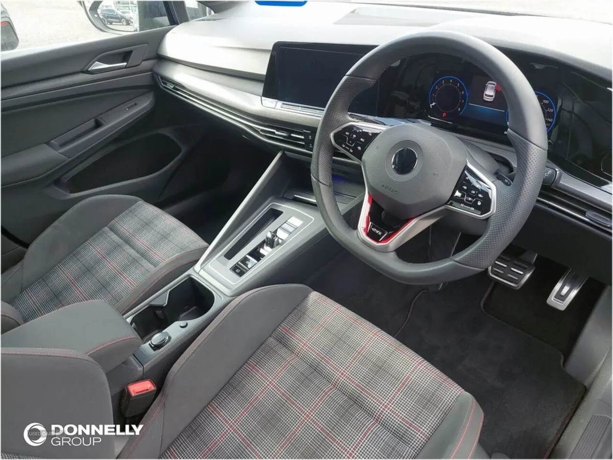 Volkswagen Golf 2.0 TSI GTI 5dr DSG - Image 2
