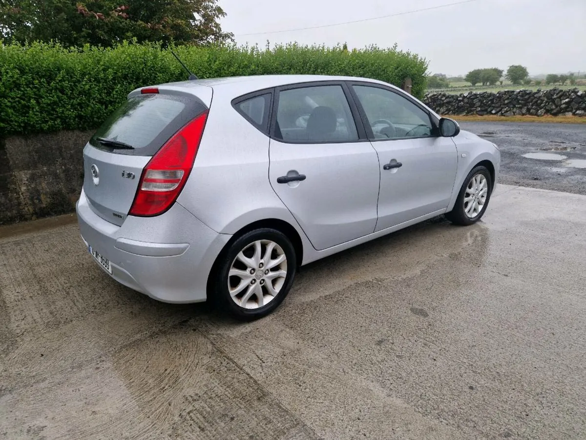 Hyundai i30 - Image 2