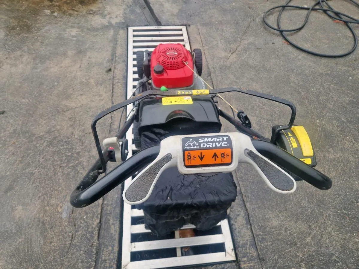 Honda lawnmower for sale - Image 3