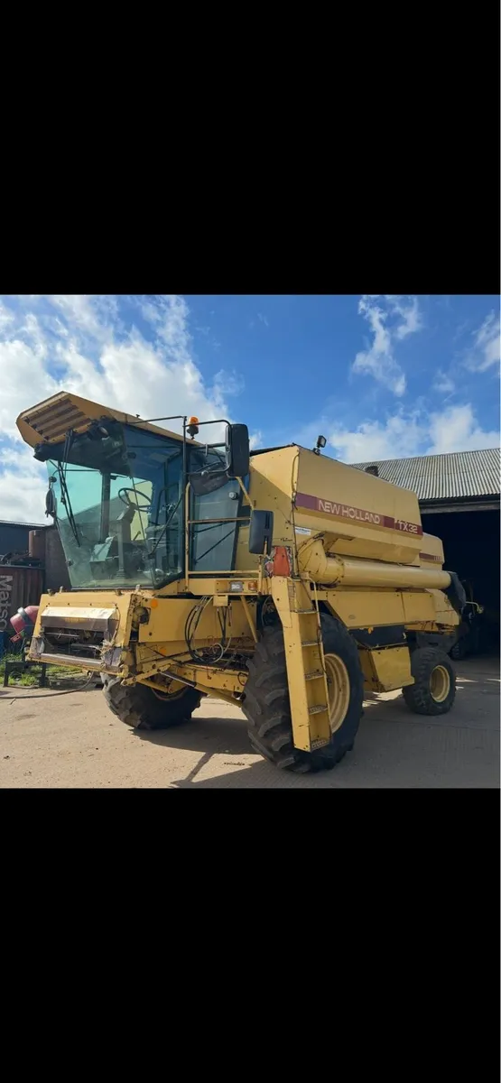Newholland tx32 combine - Image 2