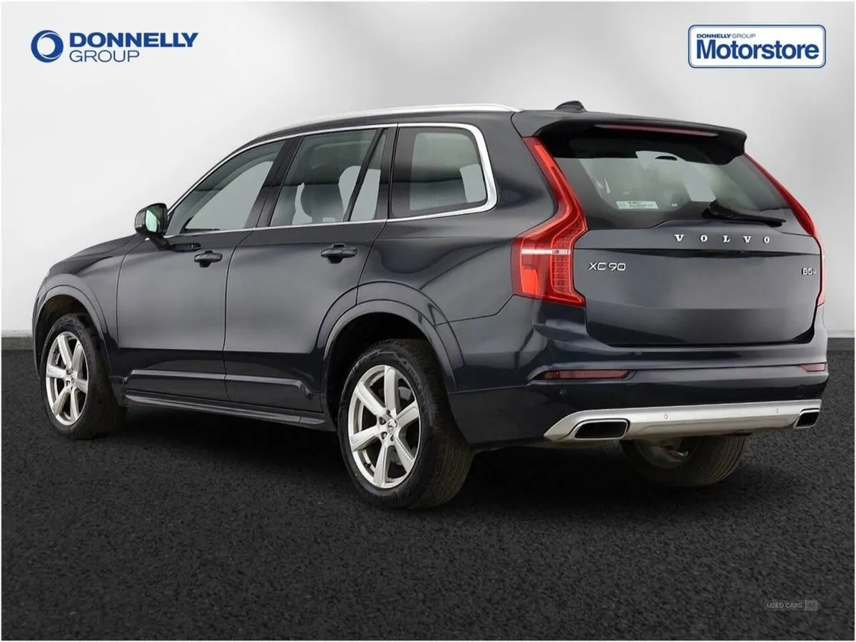 Volvo XC90 2.0 B5D  235  Momentum 5dr AWD Geartro - Image 2
