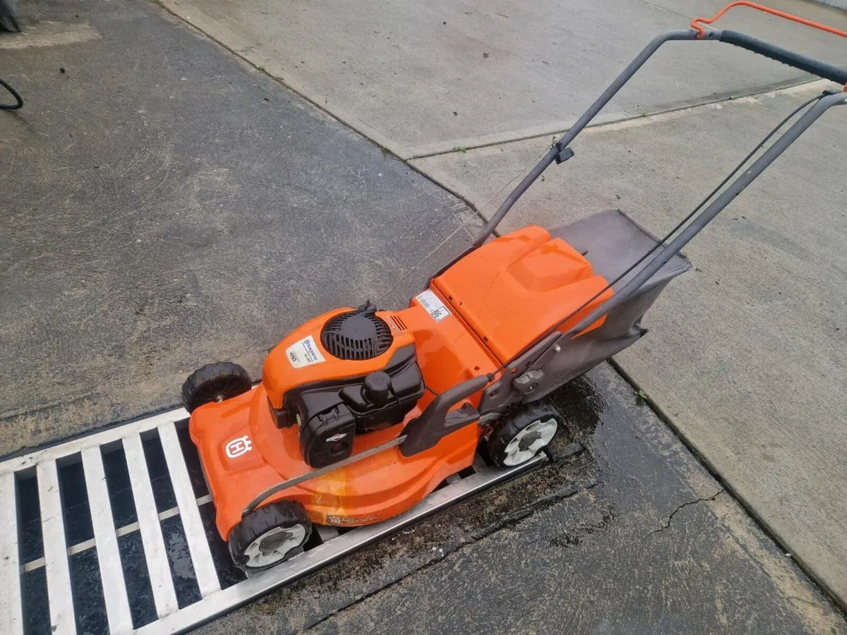 Husquvana lawnmower for sale - Image 2