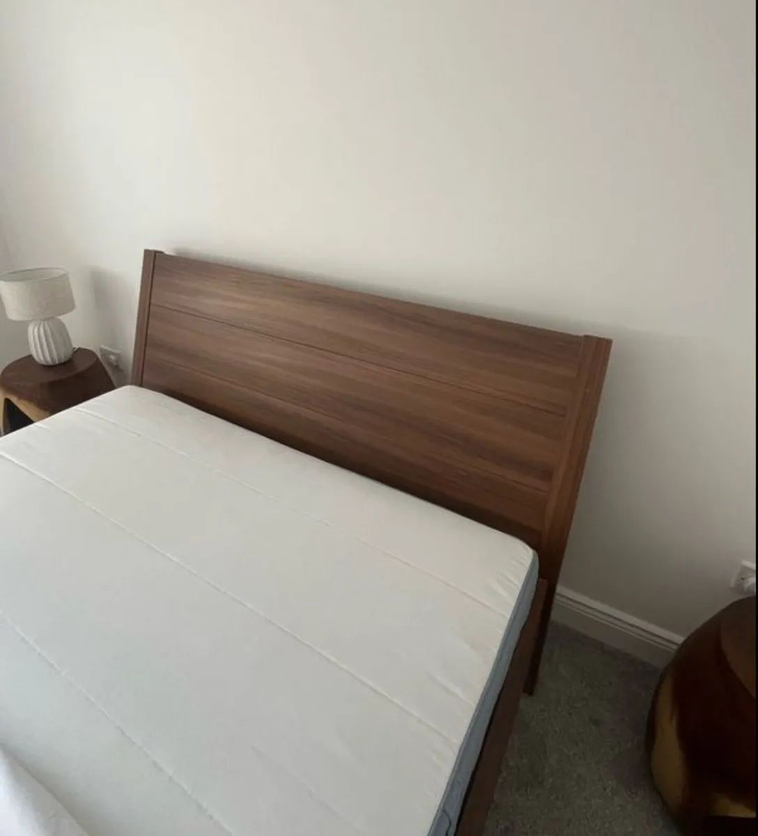 Kingsize wooden bed with mattress - Image 3