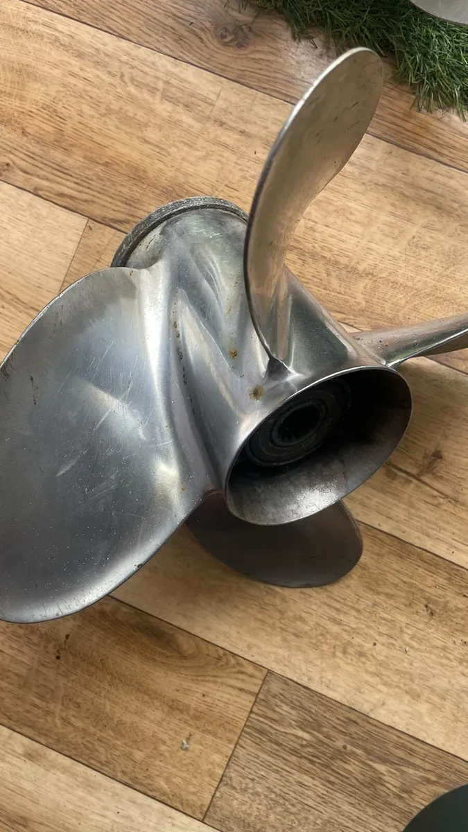 Stainless boat propeller 3 & 4 blade - Image 1