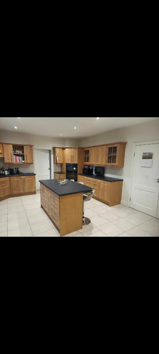 KITCHEN - Image 2