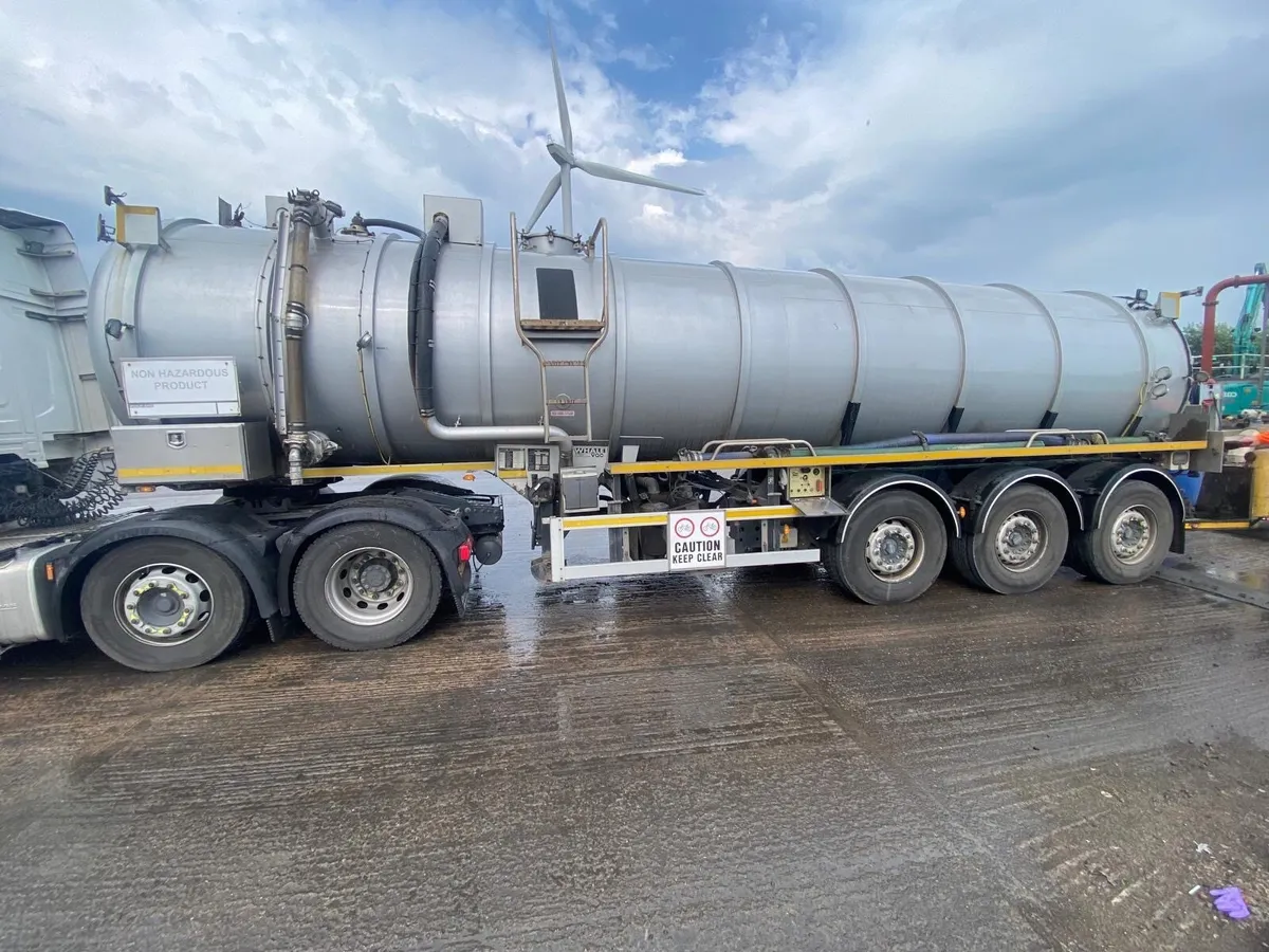Whale vac trailer - Image 1