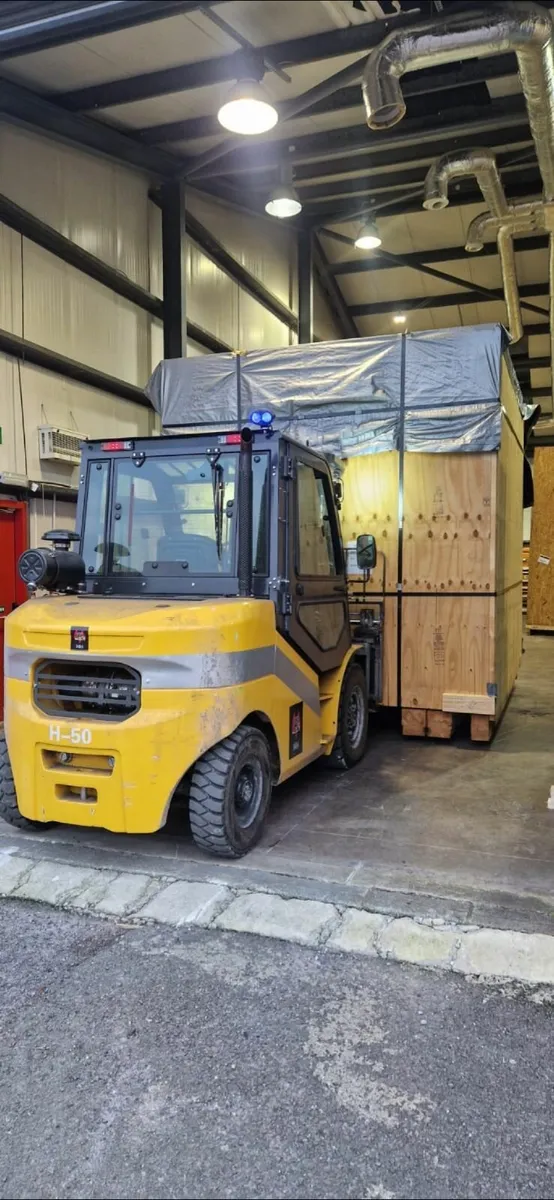 Forklift 5.5 Tonne - Image 2