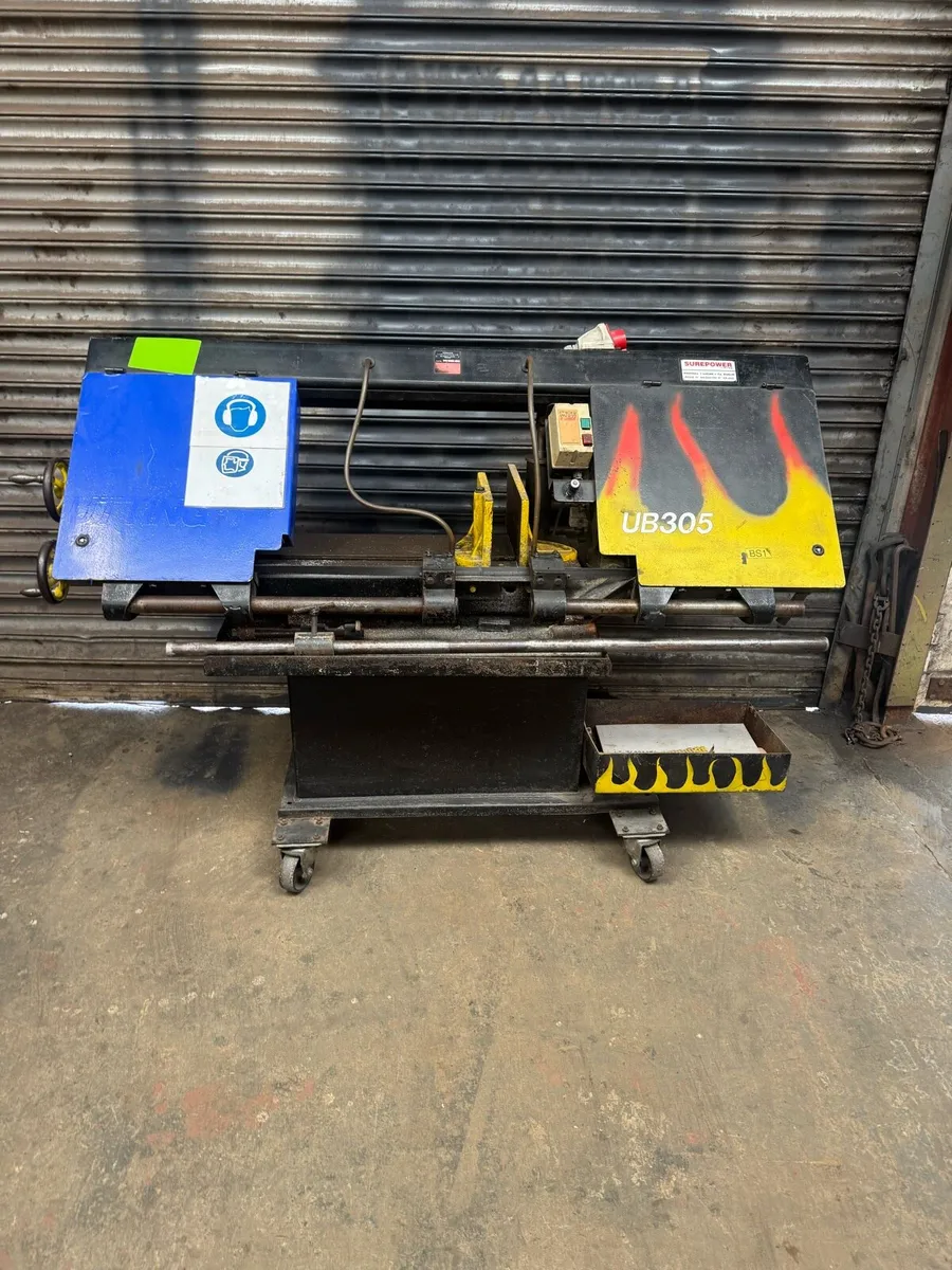 Band saw - Image 1