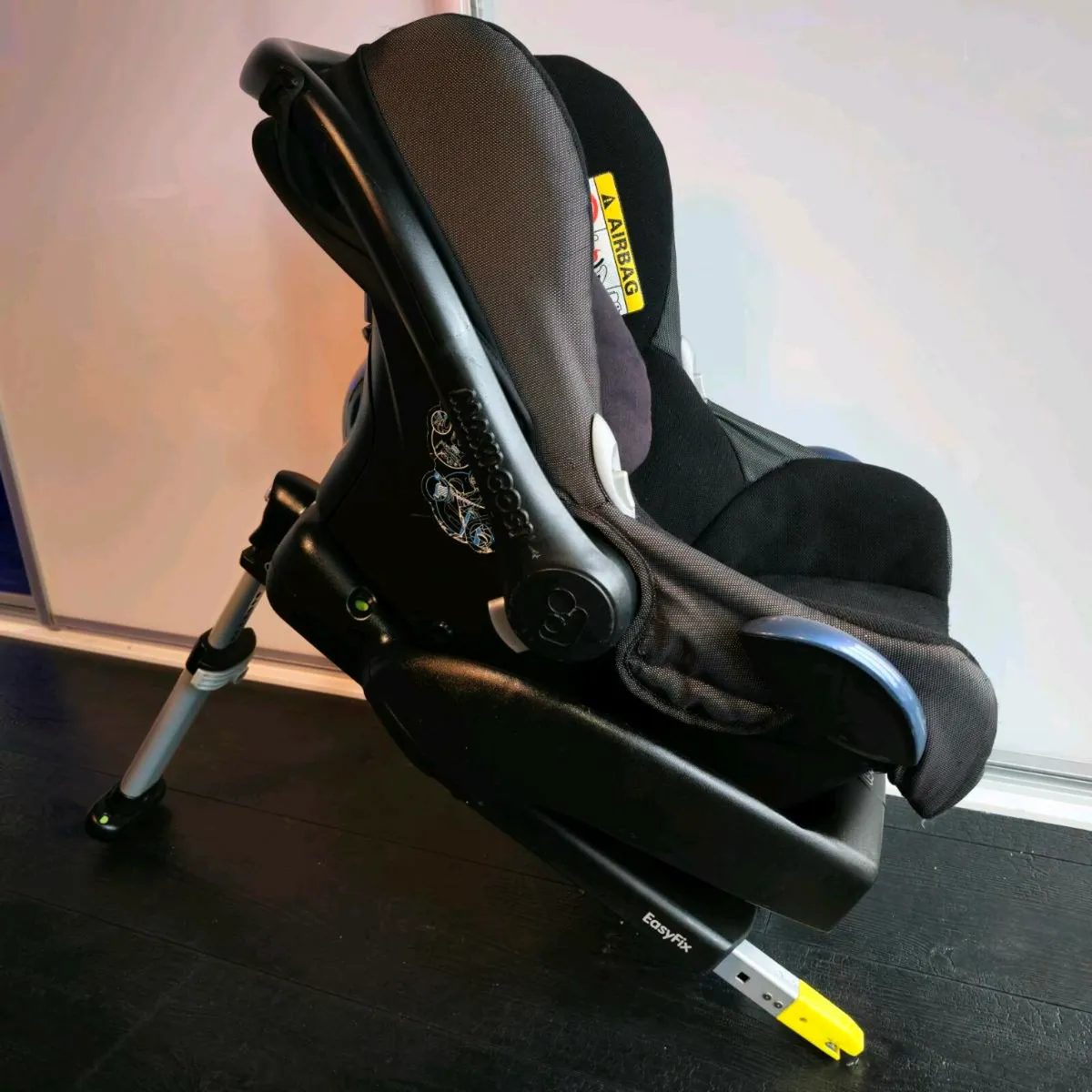 Maxi Cosi Isofix - Image 1