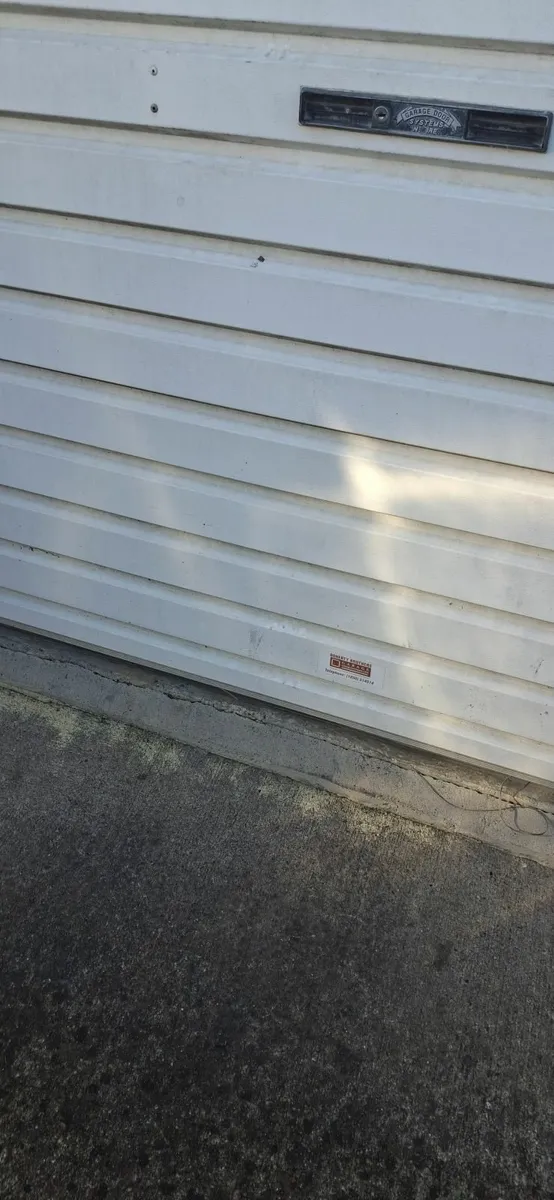 Garage door - Image 4