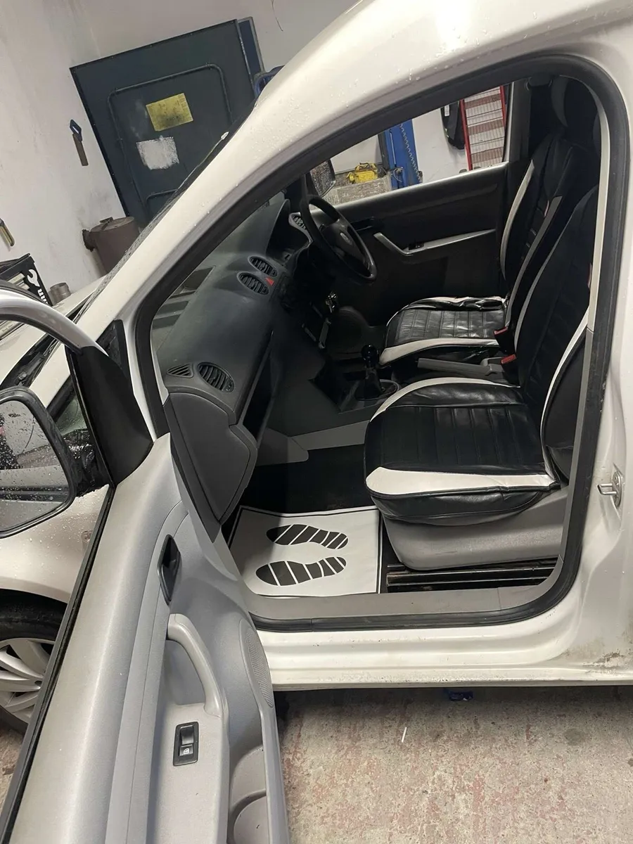 Volkswagon Caddy - Image 3