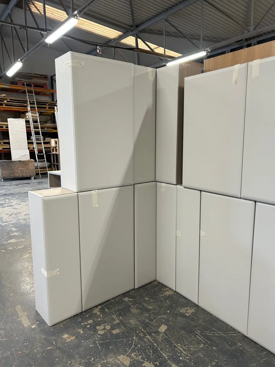 Kitchen cabinets - Image 2