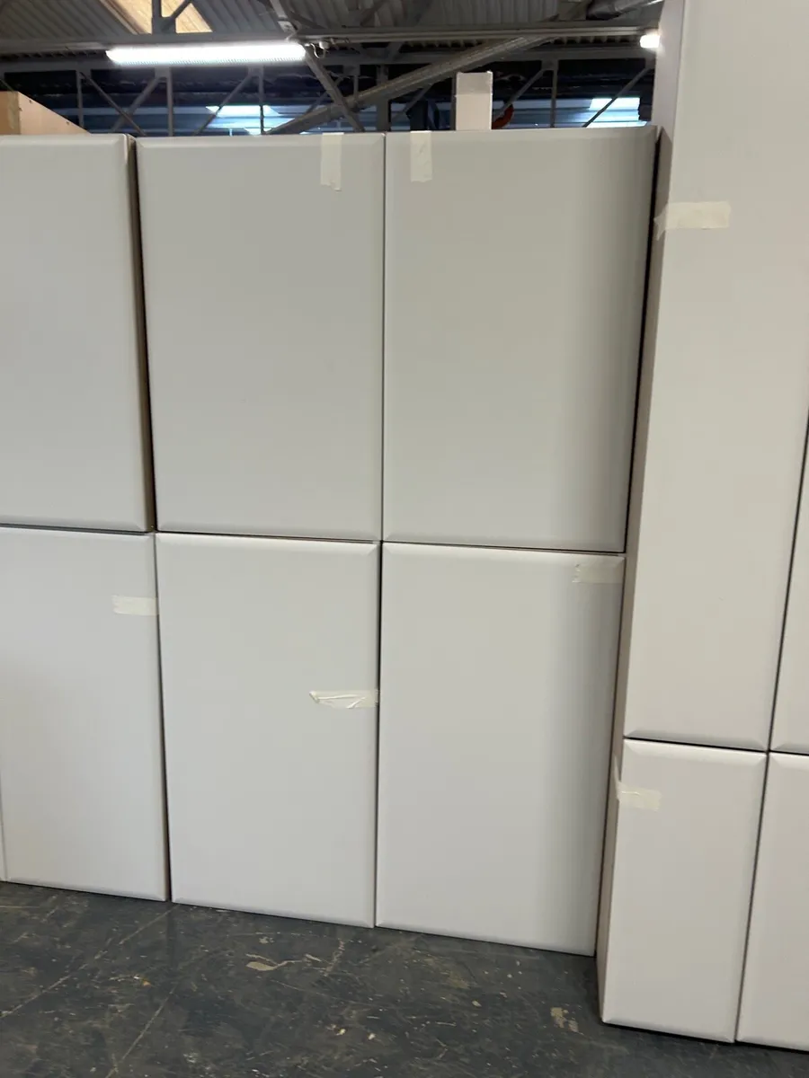 Kitchen cabinets - Image 3