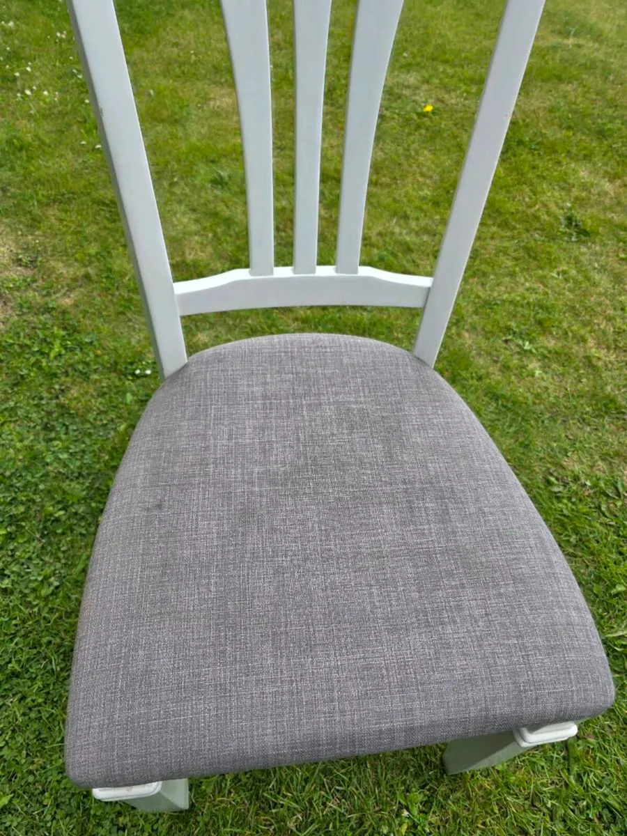 Dining room table chairs x 4 - Image 2