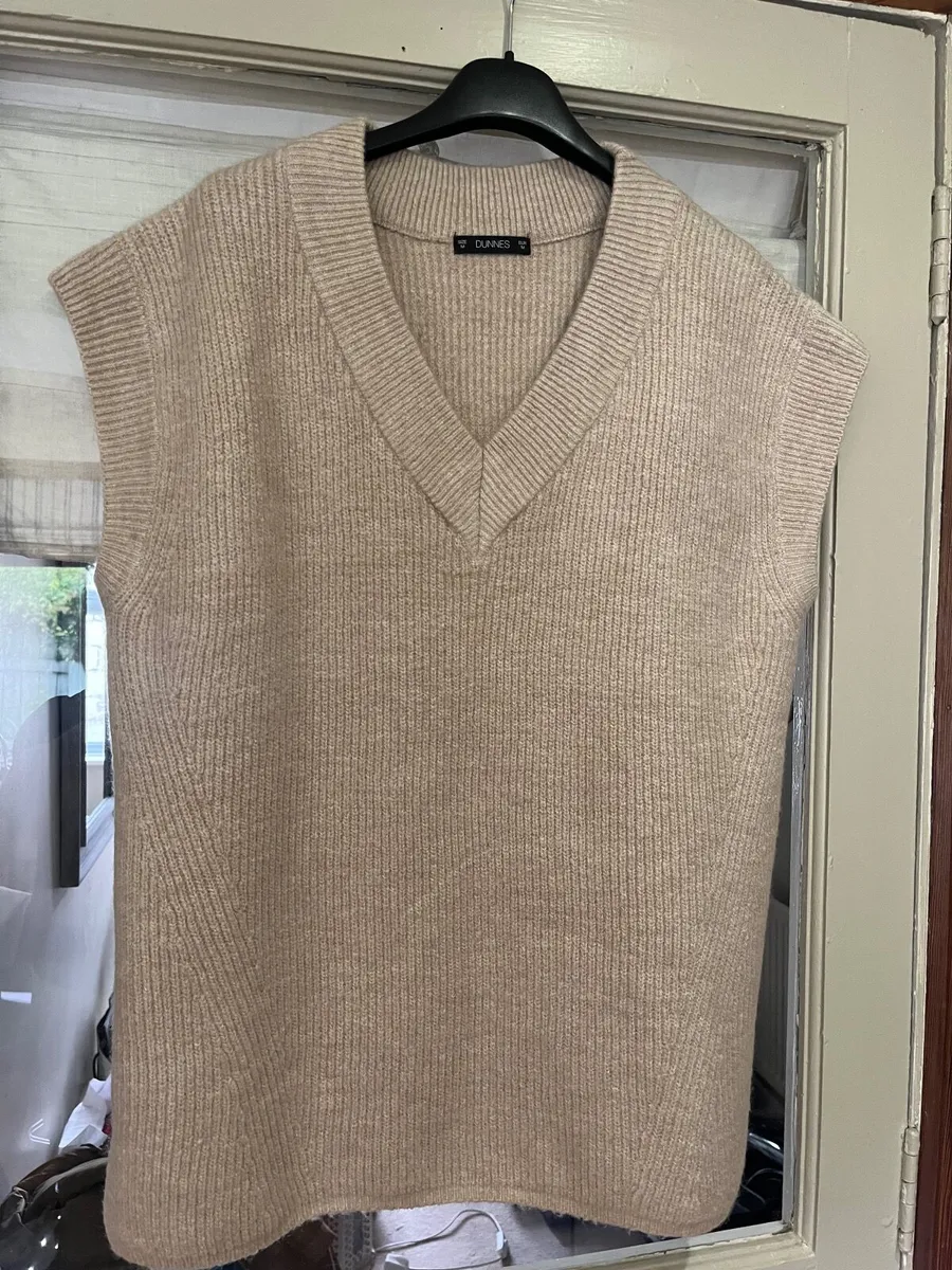 Gorgeous sleeveless Jumper - Image 1