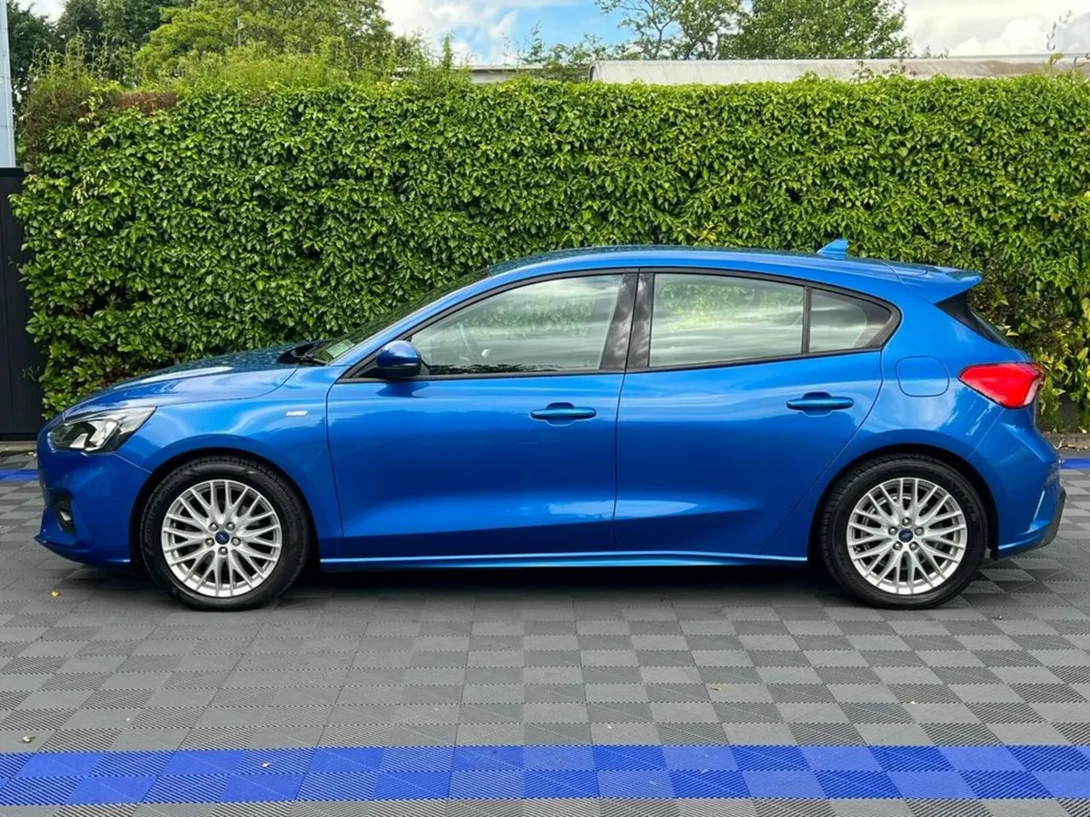 Ford Focus ST-LINE 1.0 // SERVICE HISTORY // 17" A - Image 3