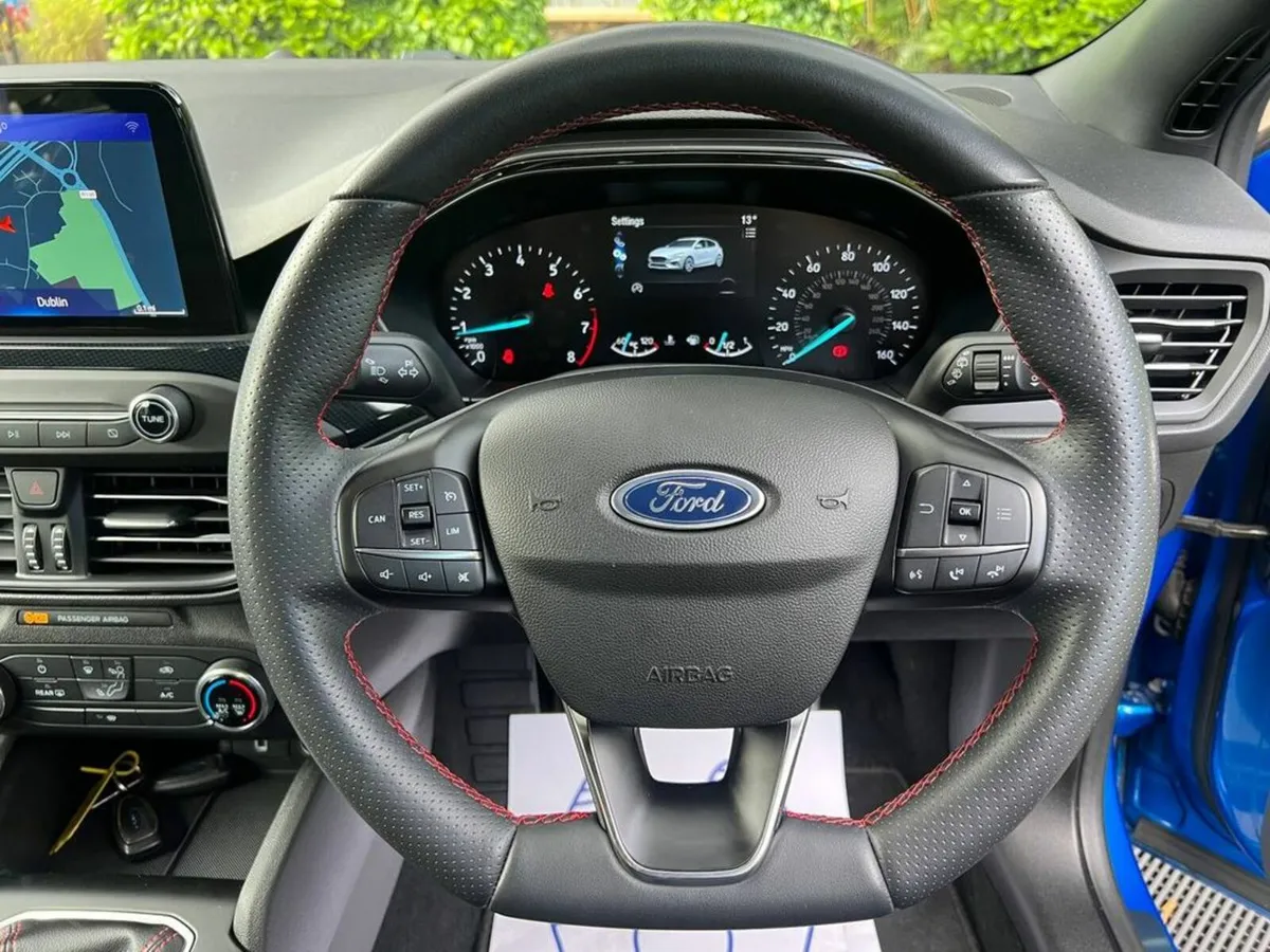 Ford Focus ST-LINE 1.0 // SERVICE HISTORY // 17" A - Image 4