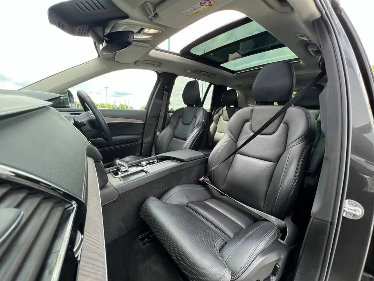 Volvo XC90 T8 ULTIMATE BRIGHT 2.0 HYBRID ** MASSIV - Image 2