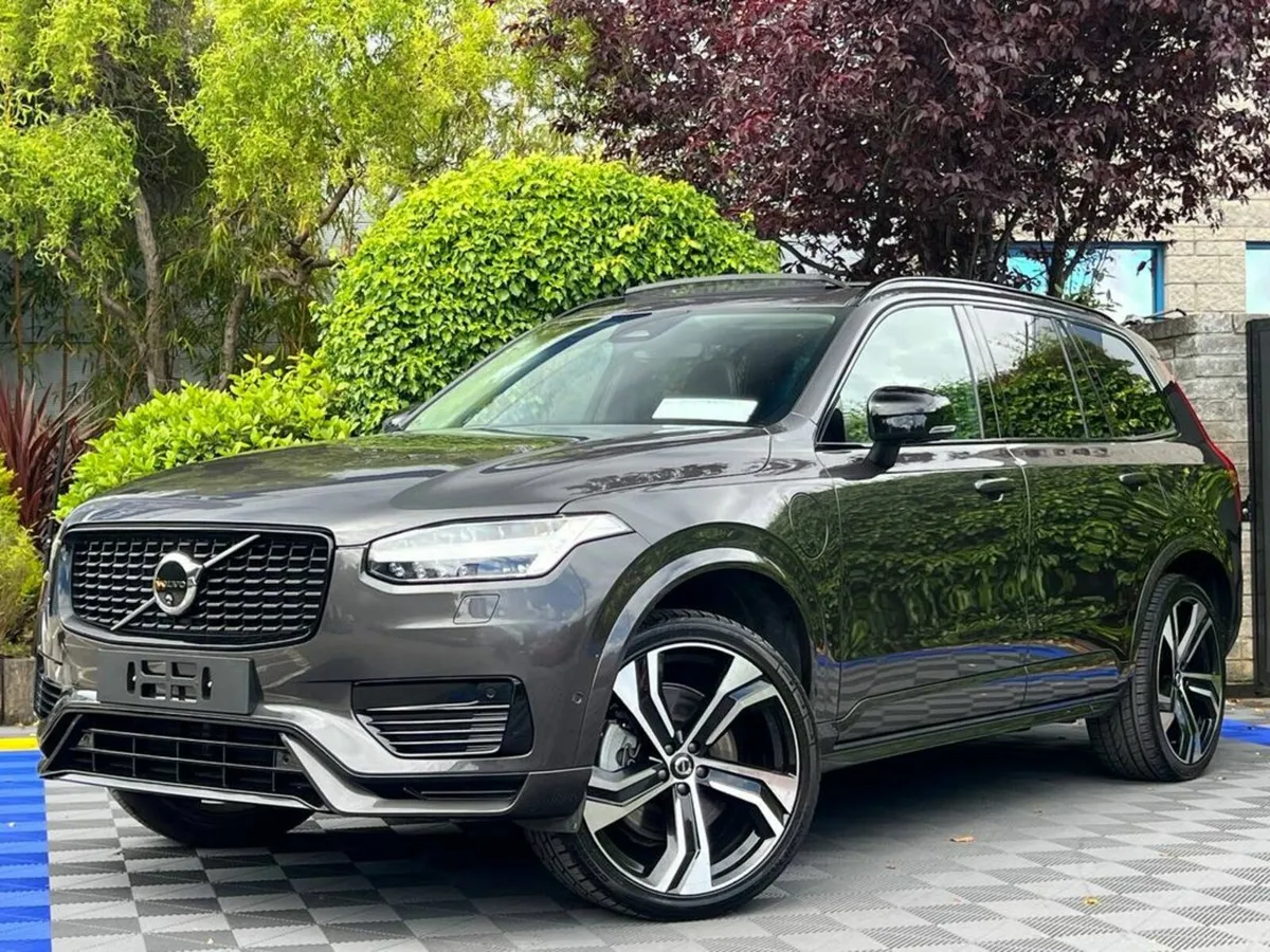Volvo XC90 T8 ULTIMATE DARK 2.0 HYBRID ** MASSIVE - Image 2