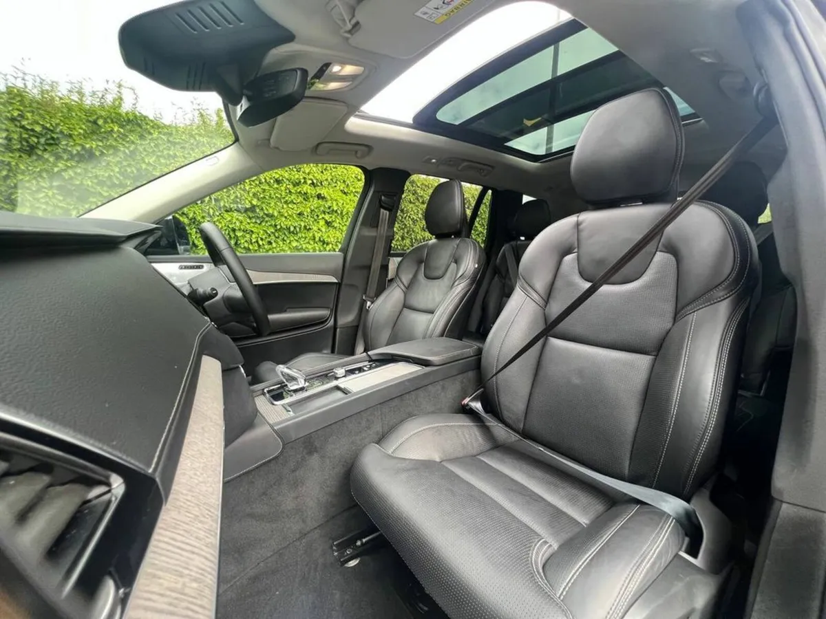 Volvo XC90 T8 ULTIMATE DARK 2.0 HYBRID ** MASSIVE - Image 4
