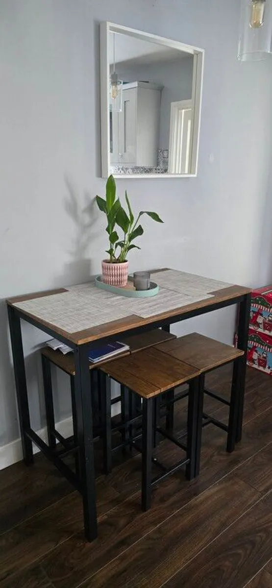 table and - Image 1