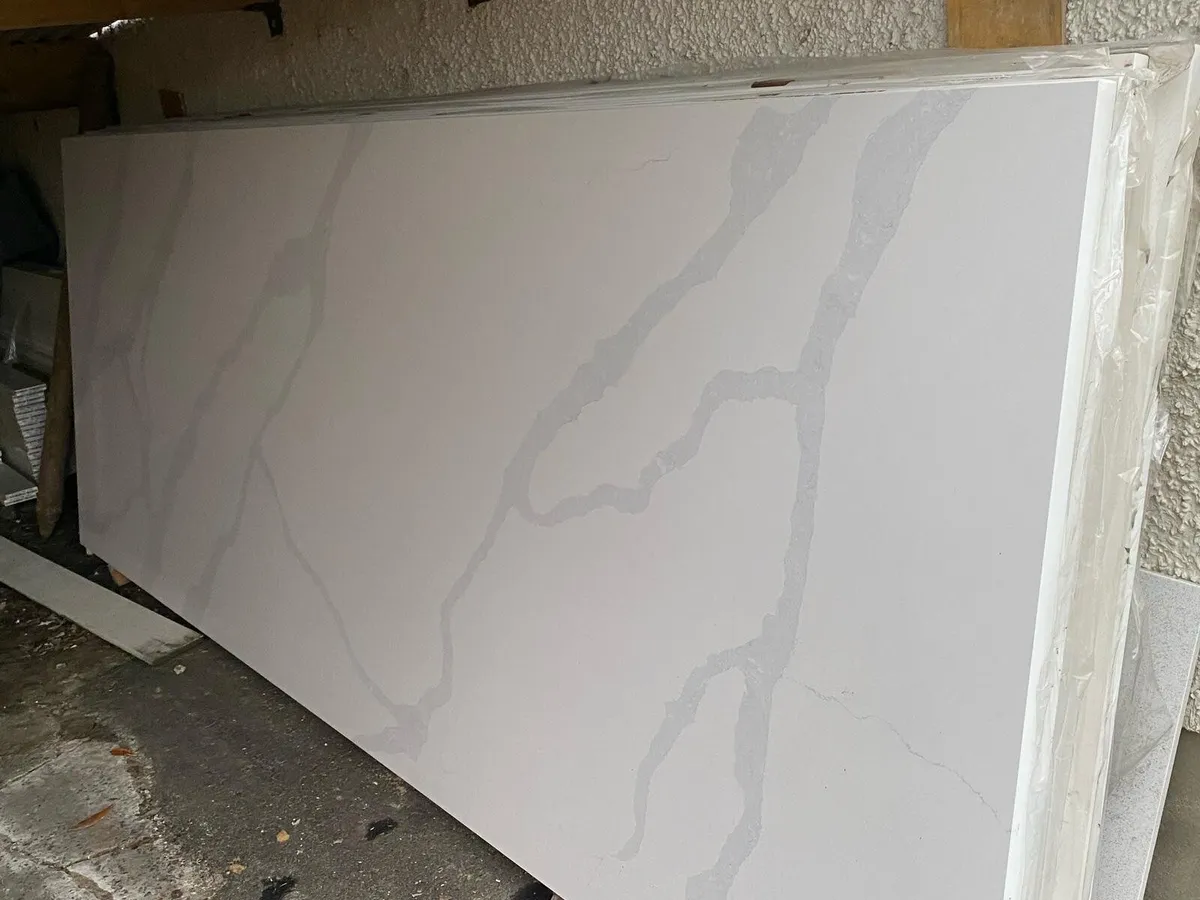 Calacatta quartz worktops - Image 3