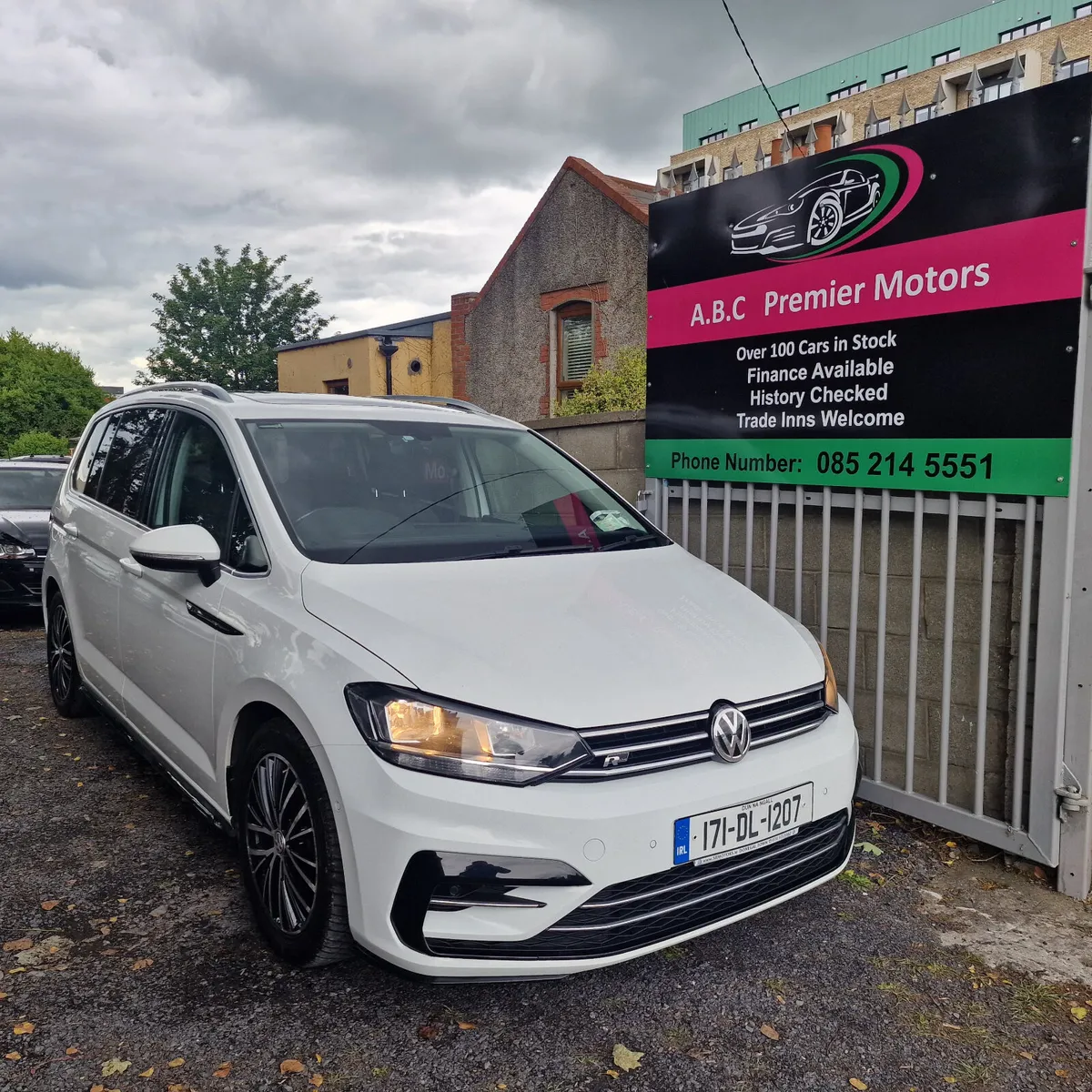Volkswagen Touran R-Line New Nct 02/27 - Image 1