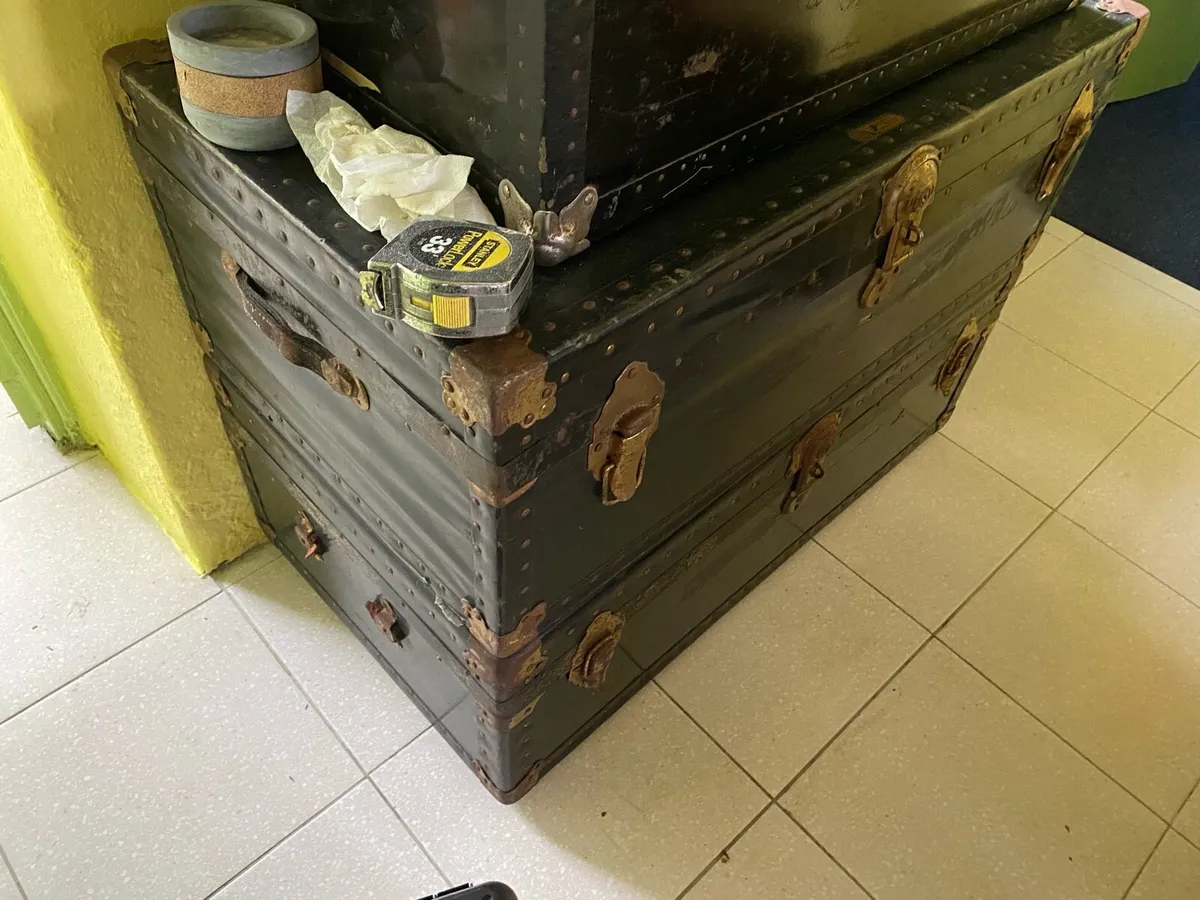 Vintage carriage steamer trunks - Image 2