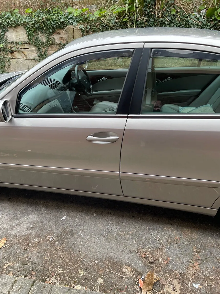 Mercedes e200 compressor auto - Image 4