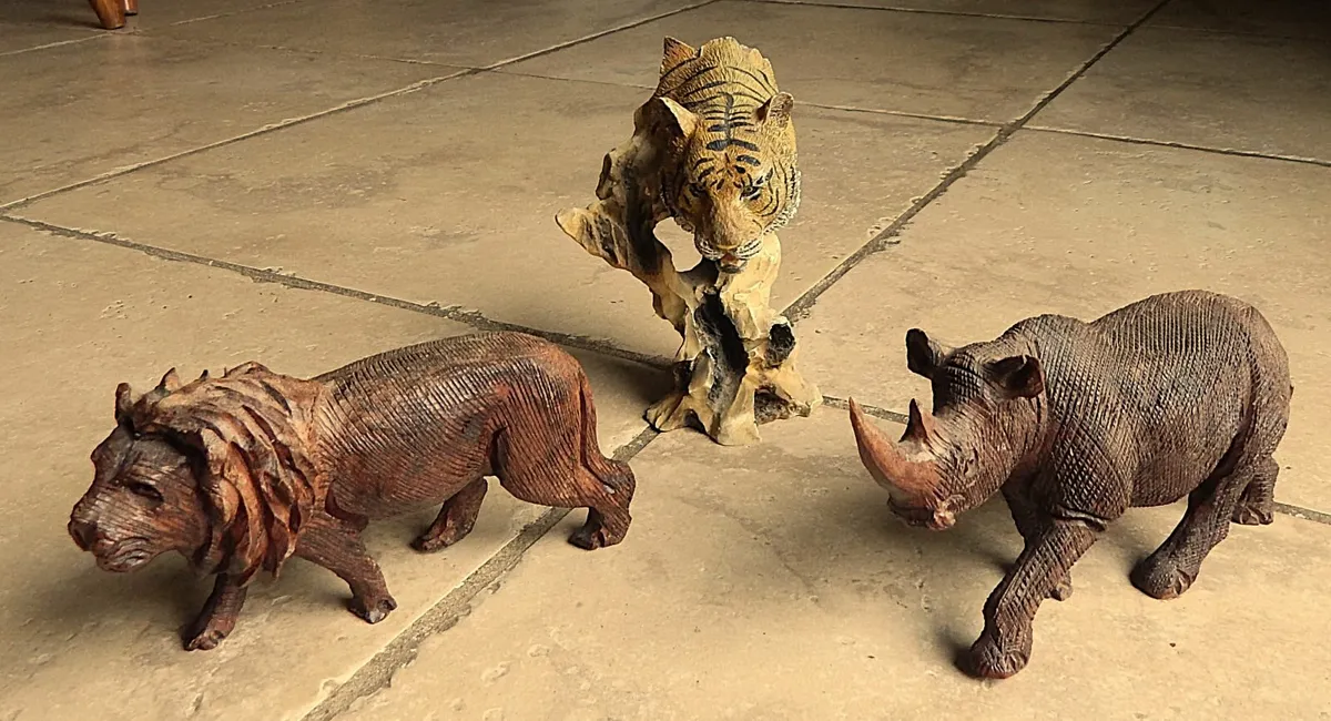 Selection of 3 Animal Figurines - Image 1
