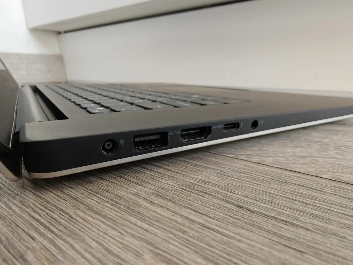 Dell Precision 5530 | i7 | 16GB | 252GB | 15.6" FH - Image 3