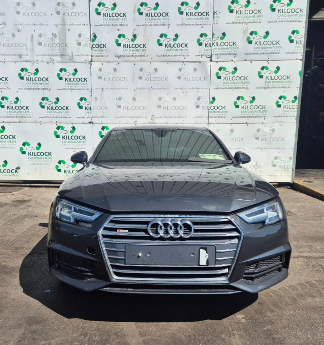 2016 AUDI A4 - Image 2