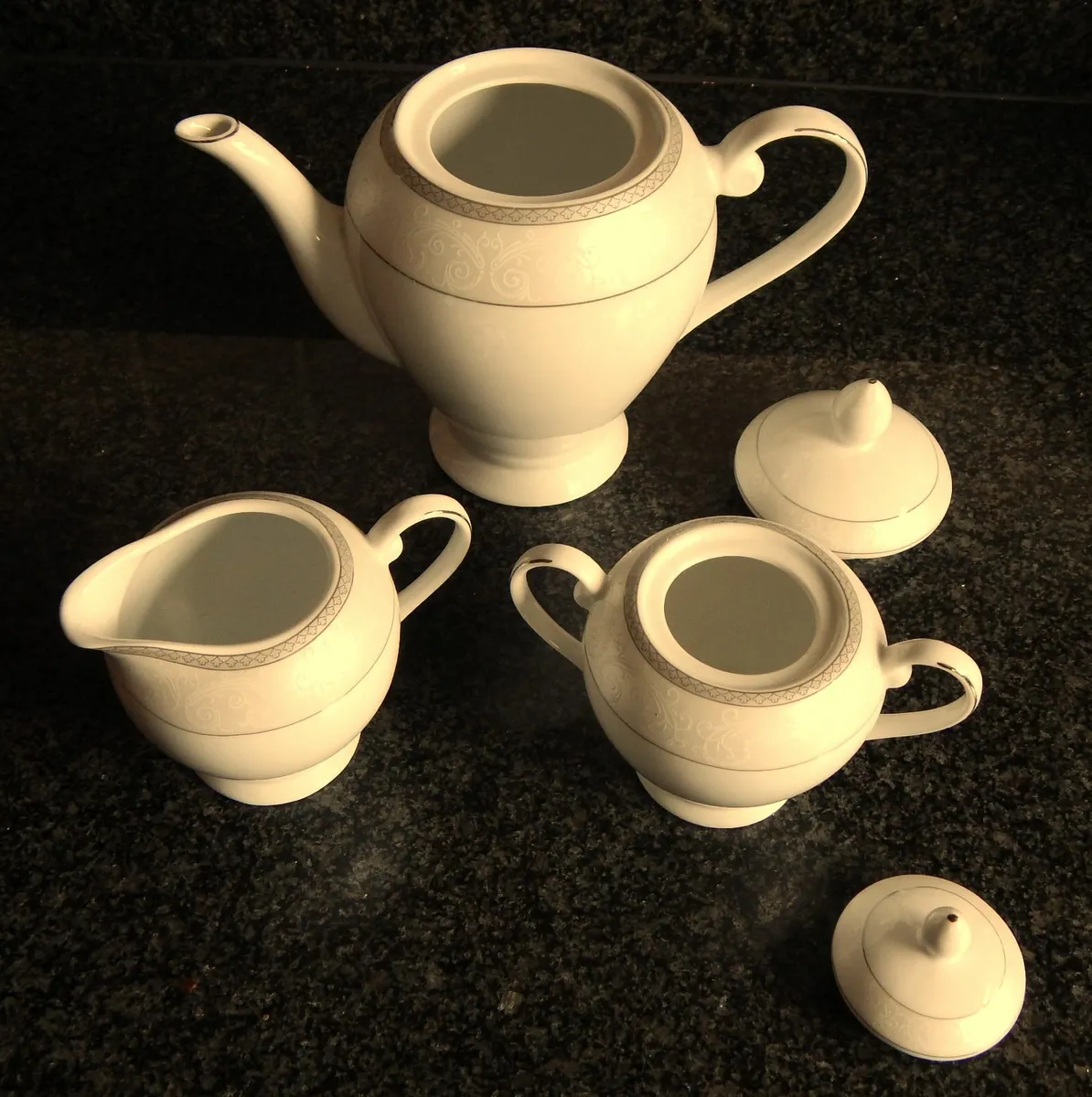 Tipperary Crystal Porcelain Merrion Tea Set - Image 2