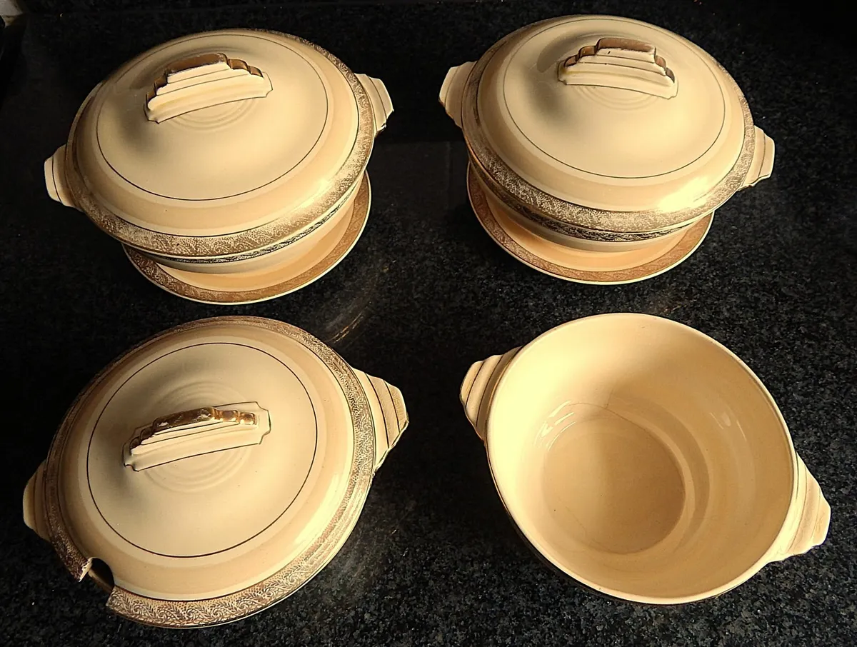 25 Piece Selection of Crown Devon Dinner Service - Image 4