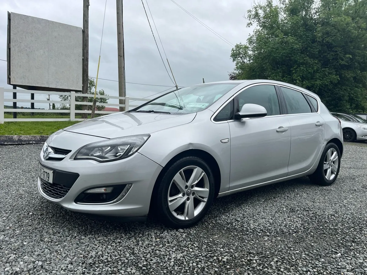 12 Vauxhall Astra 1.7 diesel SRI - NCT 05/26 - Image 1