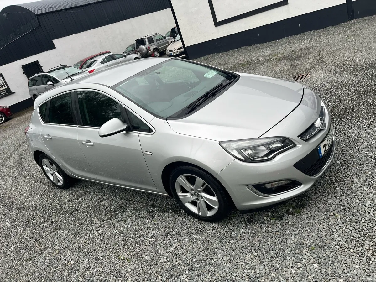 12 Vauxhall Astra 1.7 diesel SRI - NCT 05/26 - Image 2