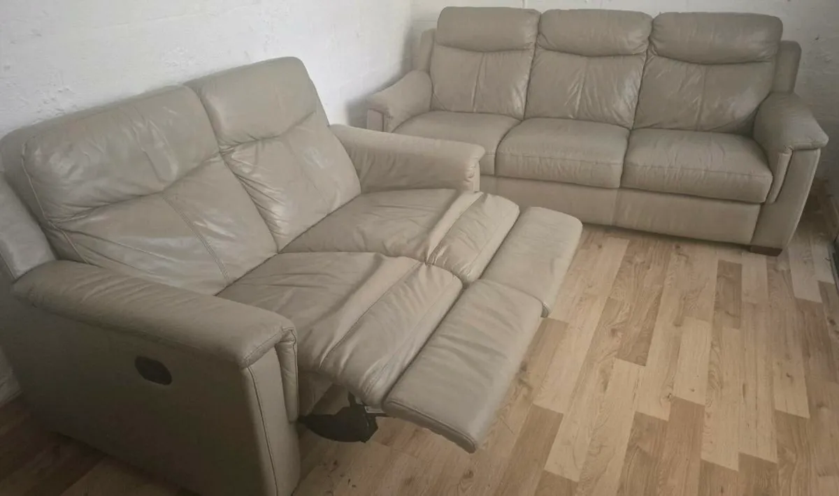 Real leather 3.2 with Delivery - Image 2