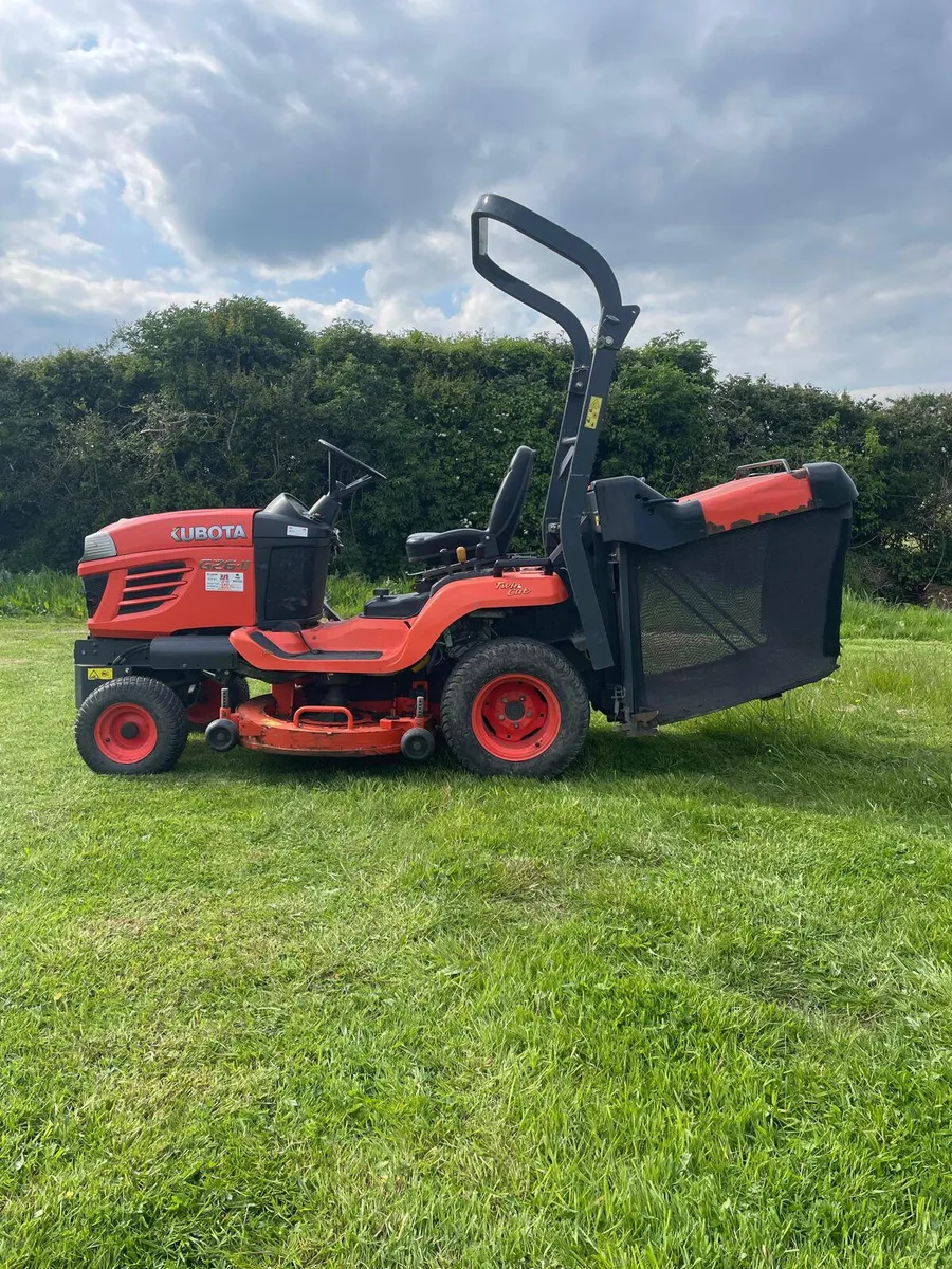 Kubota G26-II ride on mower - Image 2