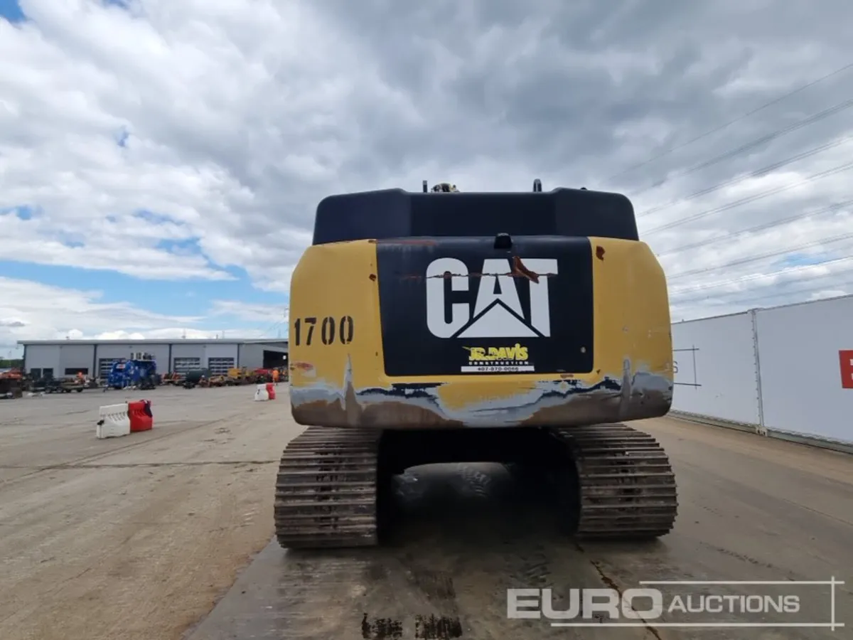 2019 CAT 349FL - Image 3