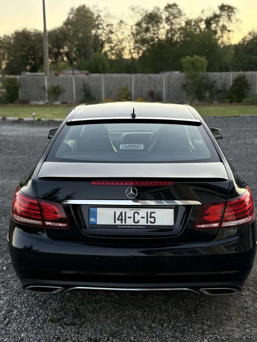 141 Mercedes E Class - Image 4