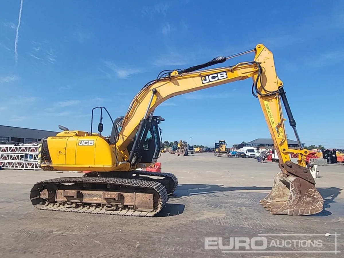 2015 JCB JS160 - Image 2